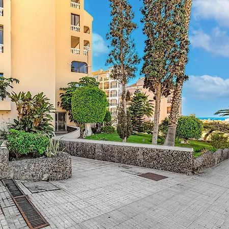 Cozy 2 Bedroom With Pool View And 2 Bathrooms In Cristianos Apartment Los Cristianos (Tenerife)