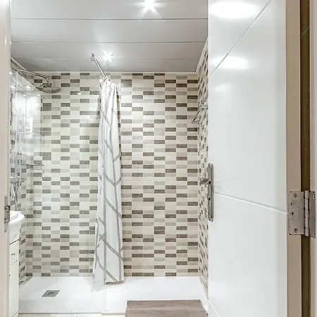 Cozy 2 Bedroom With Pool View And 2 Bathrooms In Cristianos *