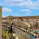 Cozy 2 Bedroom With Pool View And 2 Bathrooms In Cristianos Daire *