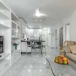 Cozy 2 Bedroom With Pool View And 2 Bathrooms In Cristianos * Los Cristianos (Tenerife)
