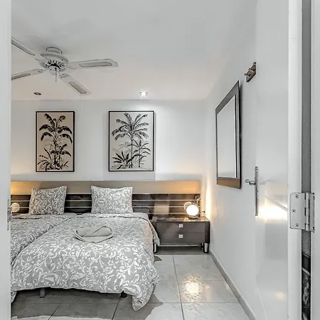 Cozy 2 Bedroom With Pool View And 2 Bathrooms In Cristianos Апартаменты Лос Кристианос