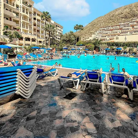 Cozy 2 Bedroom With Pool View And 2 Bathrooms In Cristianos Apartment