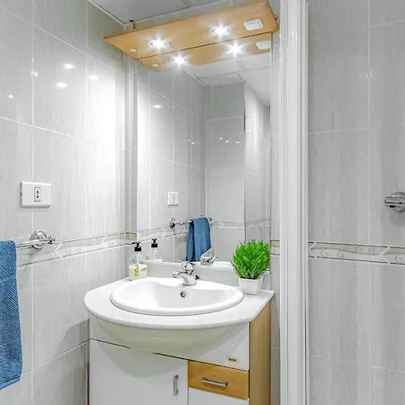 Cozy 2 Bedroom With Pool View And 2 Bathrooms In Cristianos * Los Cristianos (Tenerife)