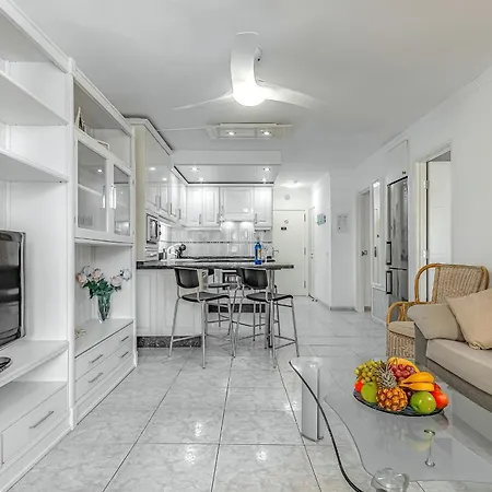Cozy 2 Bedroom With Pool View And 2 Bathrooms In Cristianos * Los Cristianos (Tenerife)