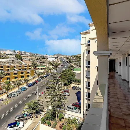 Cozy 2 Bedroom With Pool View And 2 Bathrooms In Cristianos Los Cristianos (Tenerife)
