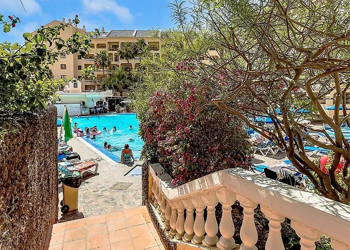Cozy 2 Bedroom With Pool View And 2 Bathrooms In Cristianos Apartment Los Cristianos (Tenerife)