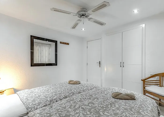 Apartamento Cozy 2 Bedroom With Pool View And 2 Bathrooms In Cristianos *