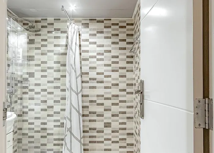 Cozy 2 Bedroom With Pool View And 2 Bathrooms In Cristianos *