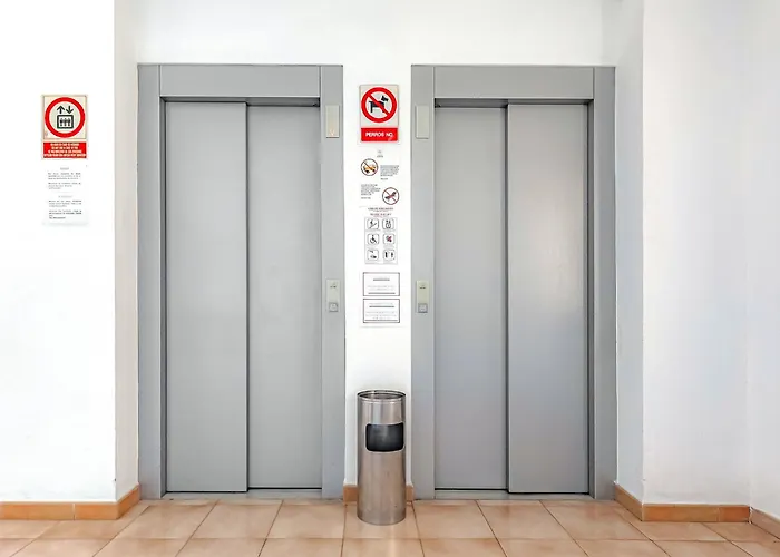 Cozy 2 Bedroom With Pool View And 2 Bathrooms In Cristianos Apartamento