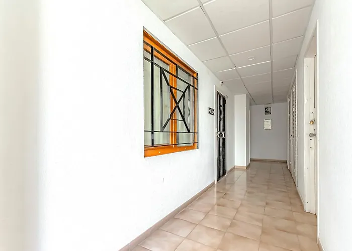 Cozy 2 Bedroom With Pool View And 2 Bathrooms In Cristianos Apartment Los Cristianos (Tenerife)