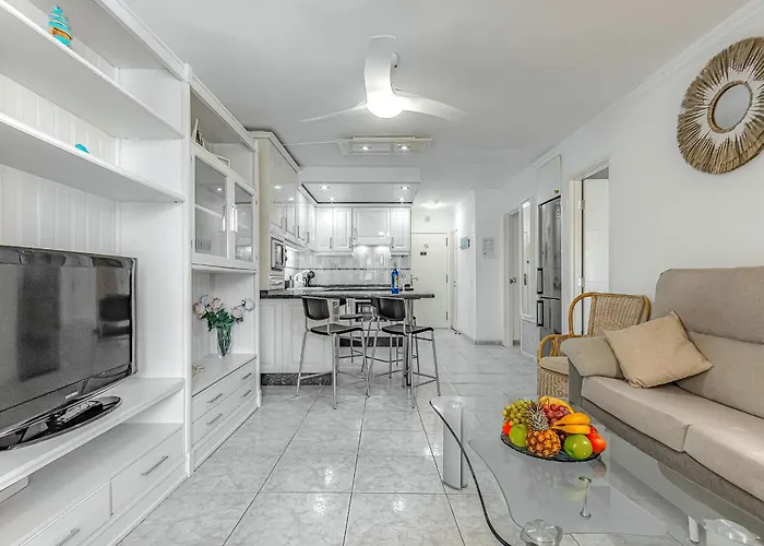 Cozy 2 Bedroom With Pool View And 2 Bathrooms In Cristianos * Los Cristianos (Tenerife)