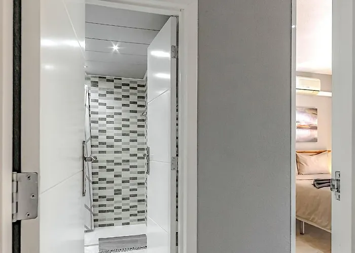 Cozy 2 Bedroom With Pool View And 2 Bathrooms In Cristianos Apartamento *