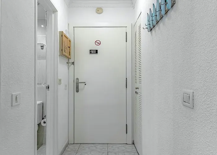 Apartamento Cozy 2 Bedroom With Pool View And 2 Bathrooms In Cristianos *