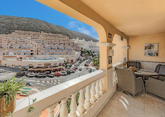 Apartamento Cozy 2 Bedroom With Pool View And 2 Bathrooms In Cristianos *