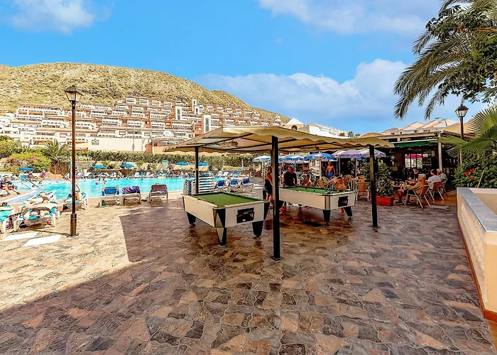 Апартаменты Cozy 2 Bedroom With Pool View And 2 Bathrooms In Cristianos *